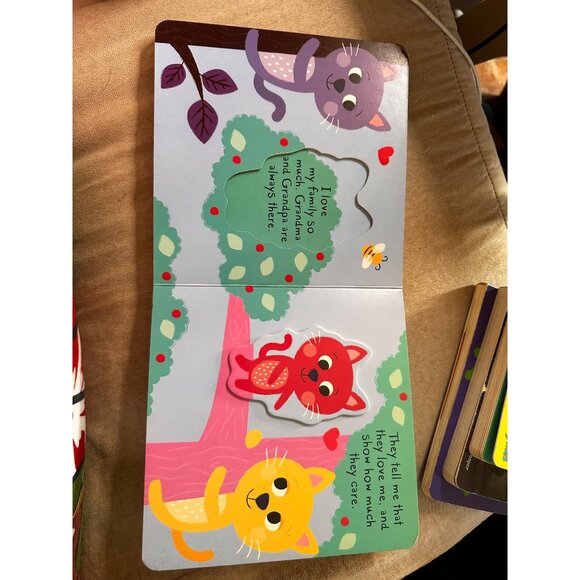 Peek Through Books I Love My Family Robyn Gale VERY RARE READ Board Book - Picture 9 of 11